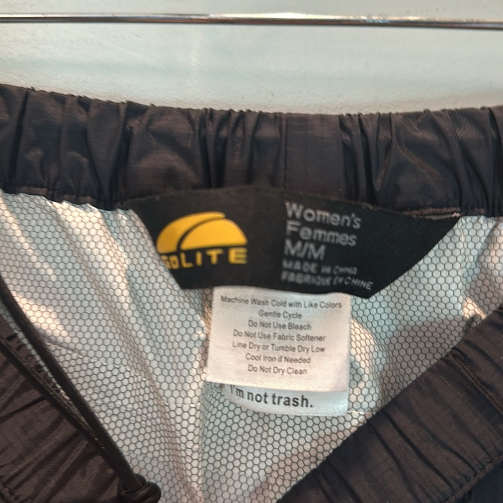GoLite women’s rain pants size M- barely worn - Picture 3 of 5